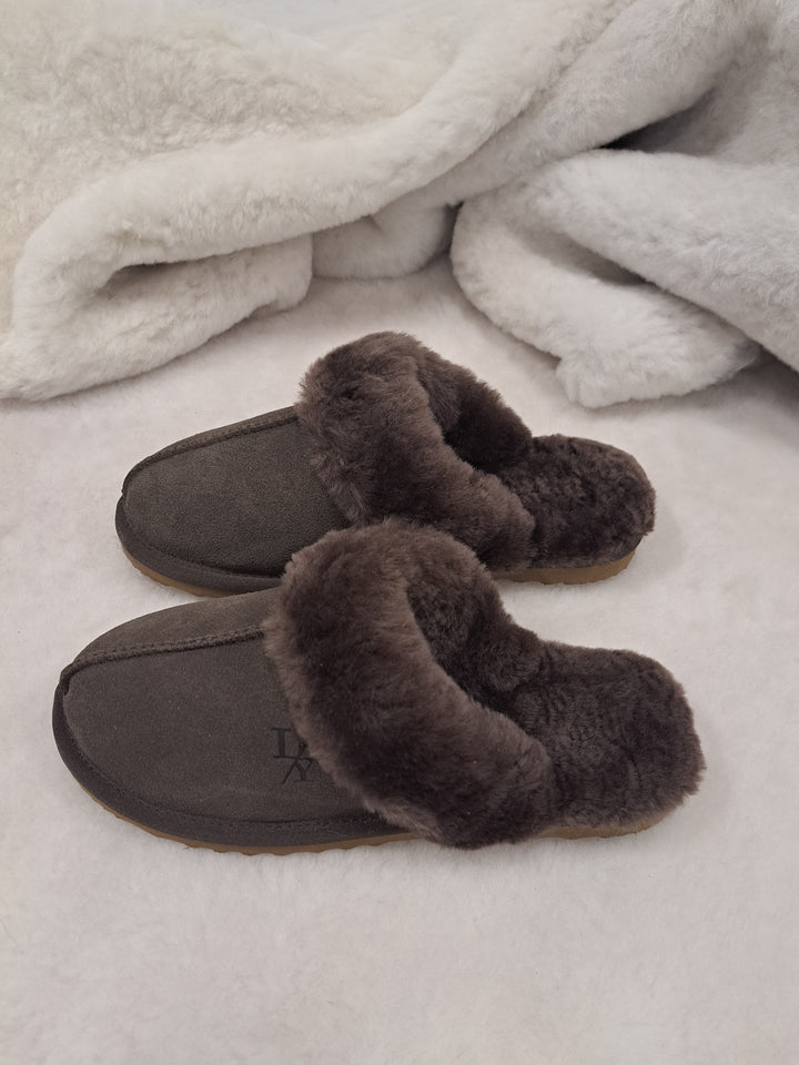 LV1 Hausschuhe – Wildleder-Lamm – Accessoires – Dunkelbraun