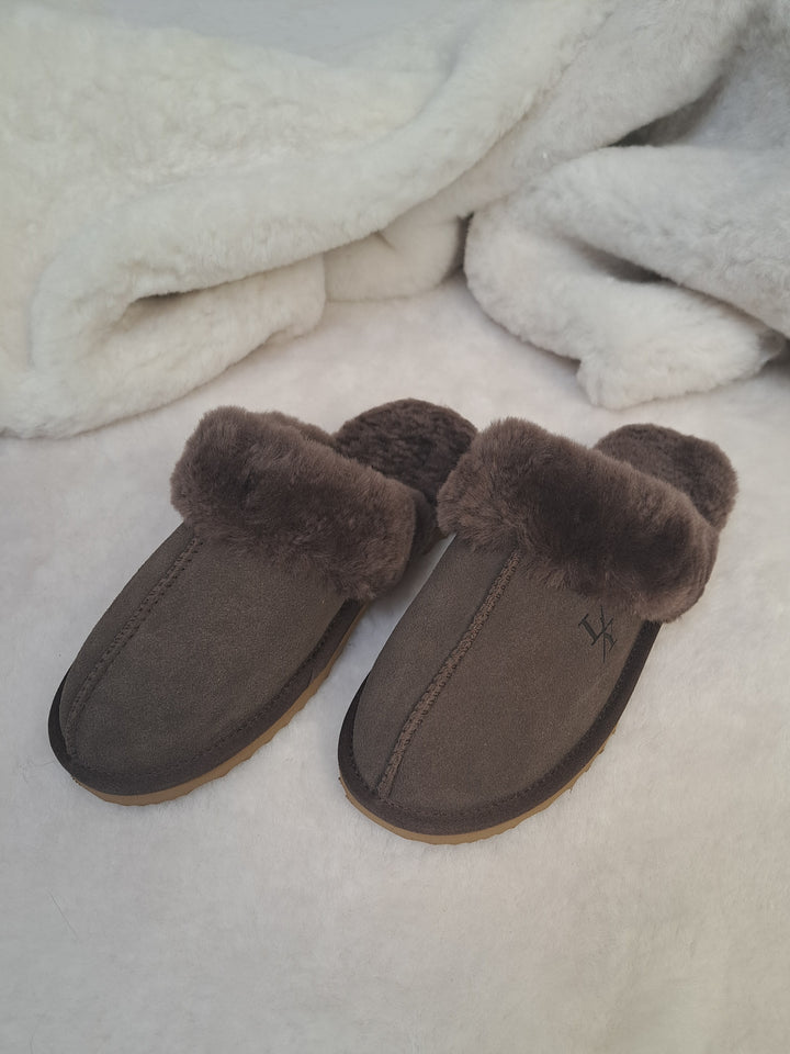 LV1 Hausschuhe – Wildleder-Lamm – Accessoires – Dunkelbraun