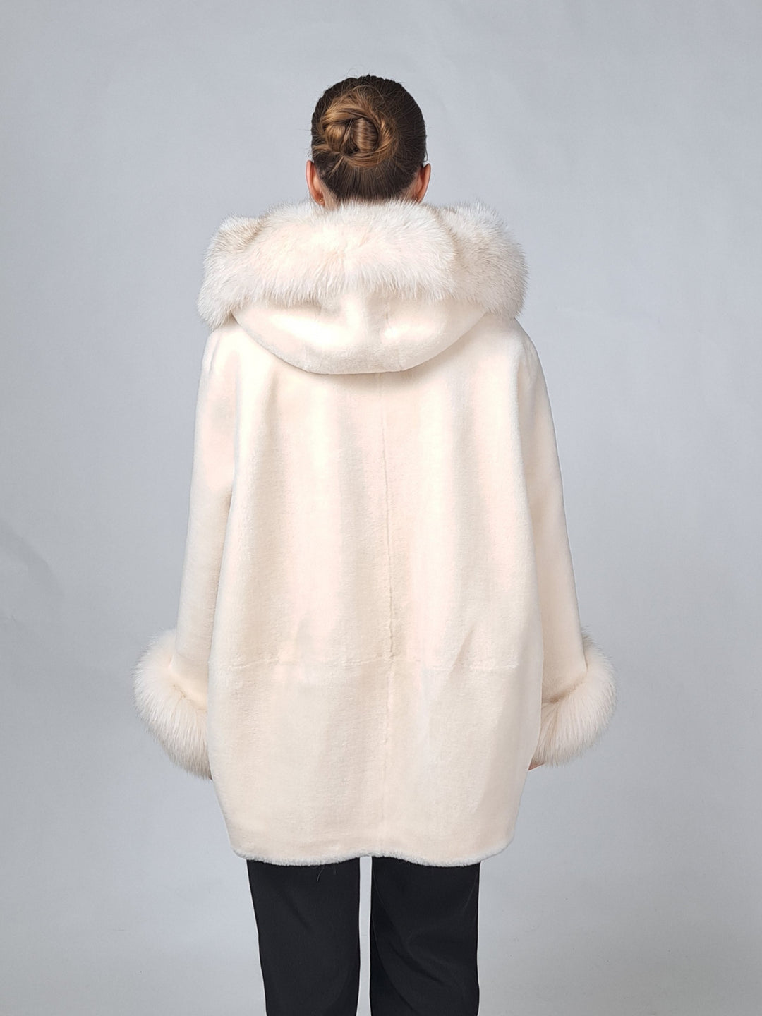 Franciane, 78 cm. - Capuz - Air Wool - Feminino - Off White