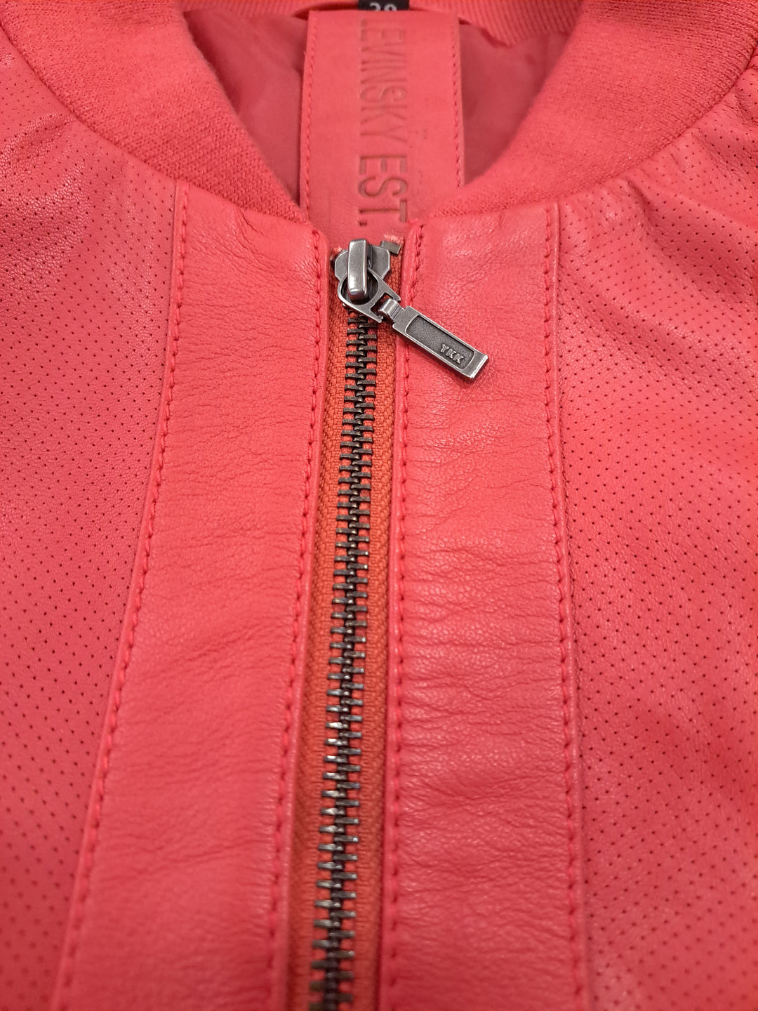 Angee, 56 cm. - Halsband – Lamm-Malli-Leder – Damen – Chili-Rot