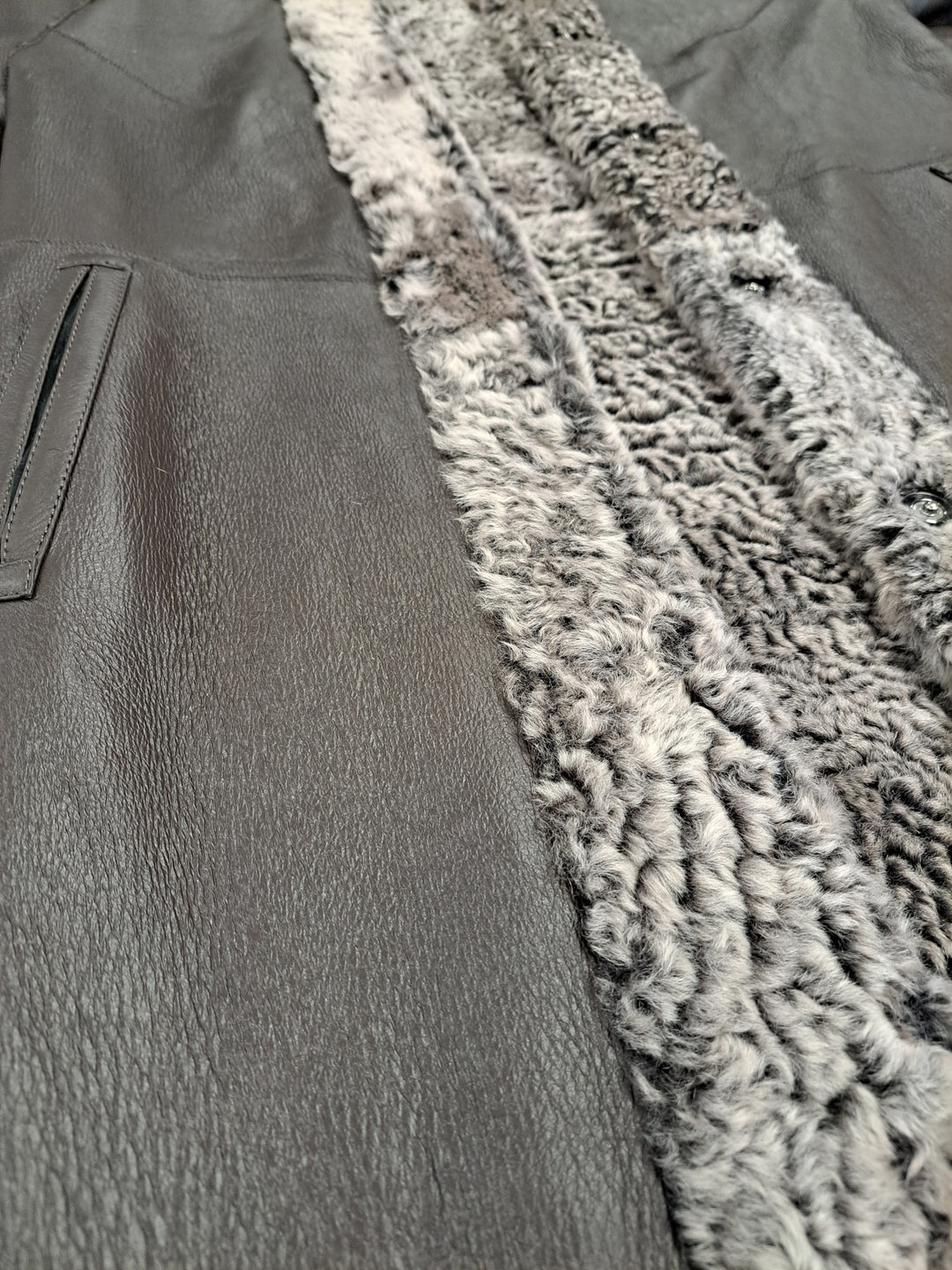 Inocente, 125 cm. - Collar - La Coon Lamb - Mujer - Marrón oscuro