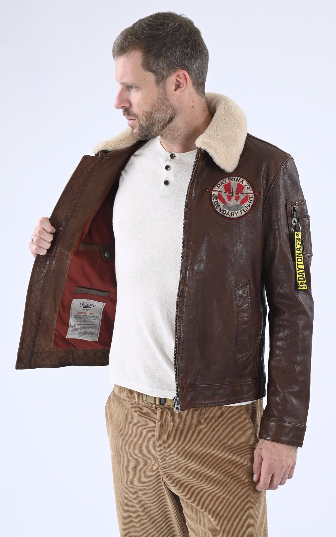 A "WATERFORD 103096" Cognac Daytona 73 Blouson Homme interior photo
