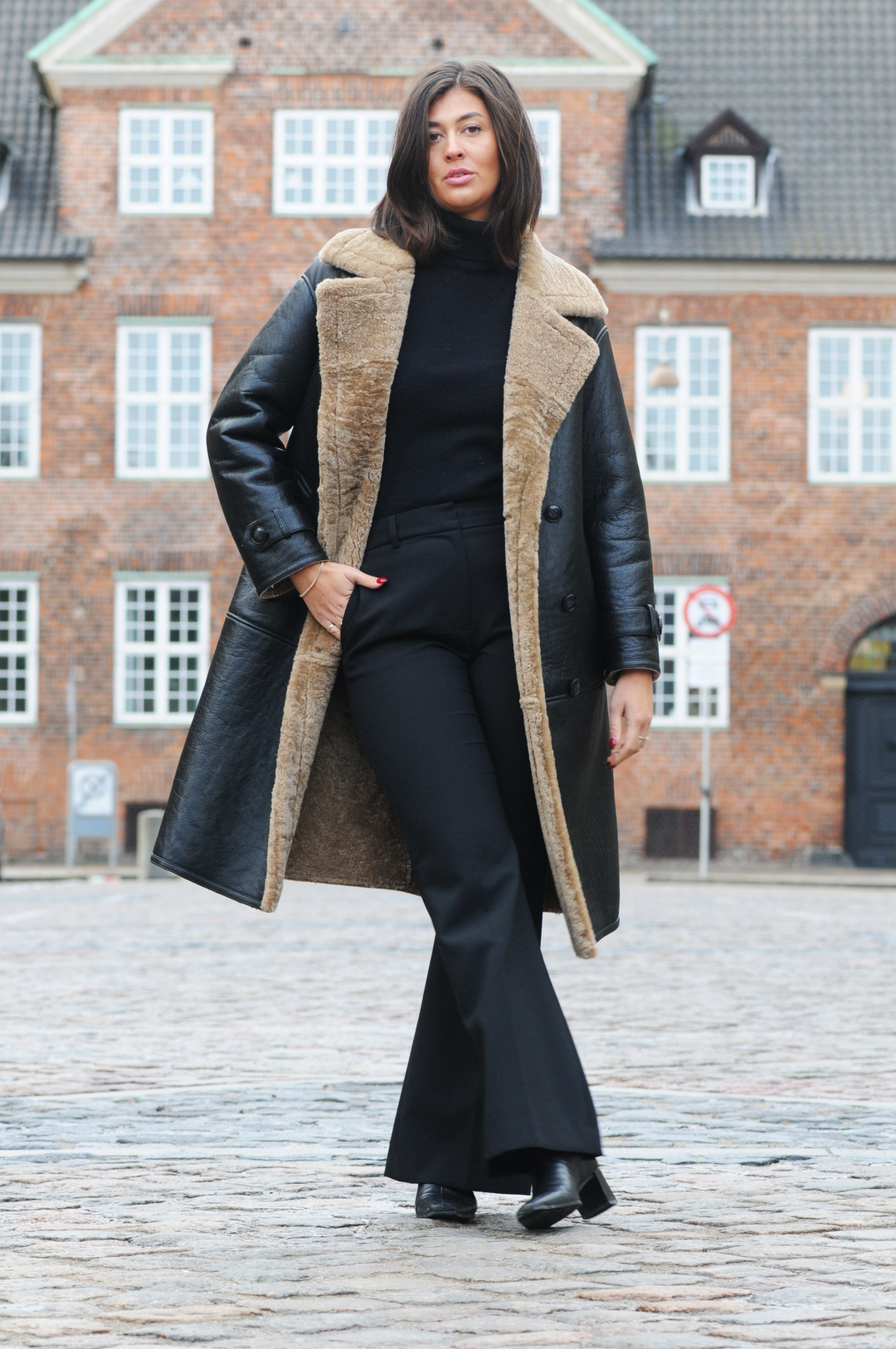 Hada, 105 cm. - Krage - Rock Lamb - Dame - Svart