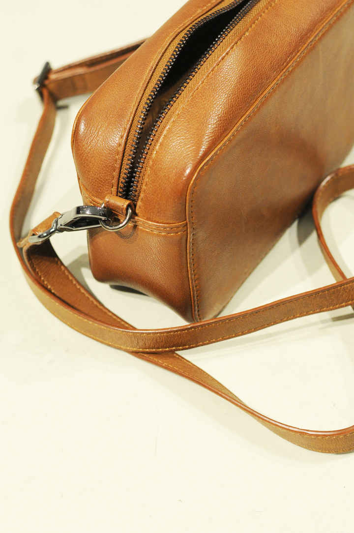 ALB-3497 Väska - Fårläder - Tillbehör - Mörk Cognac