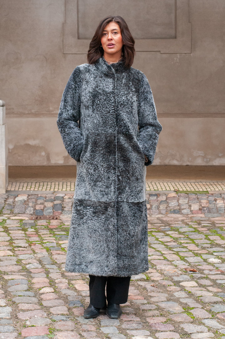 Innocente, 125 cm. - Krave - La Coon Lamb - Damer - Sort