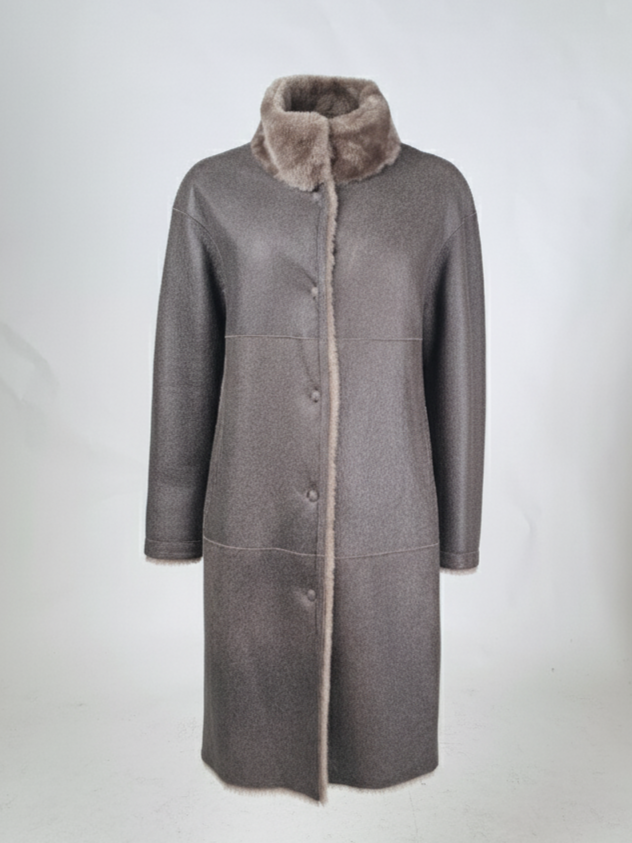 Giorgiana 95 cm brown reversible Nappa lamb coat with fur collar front view