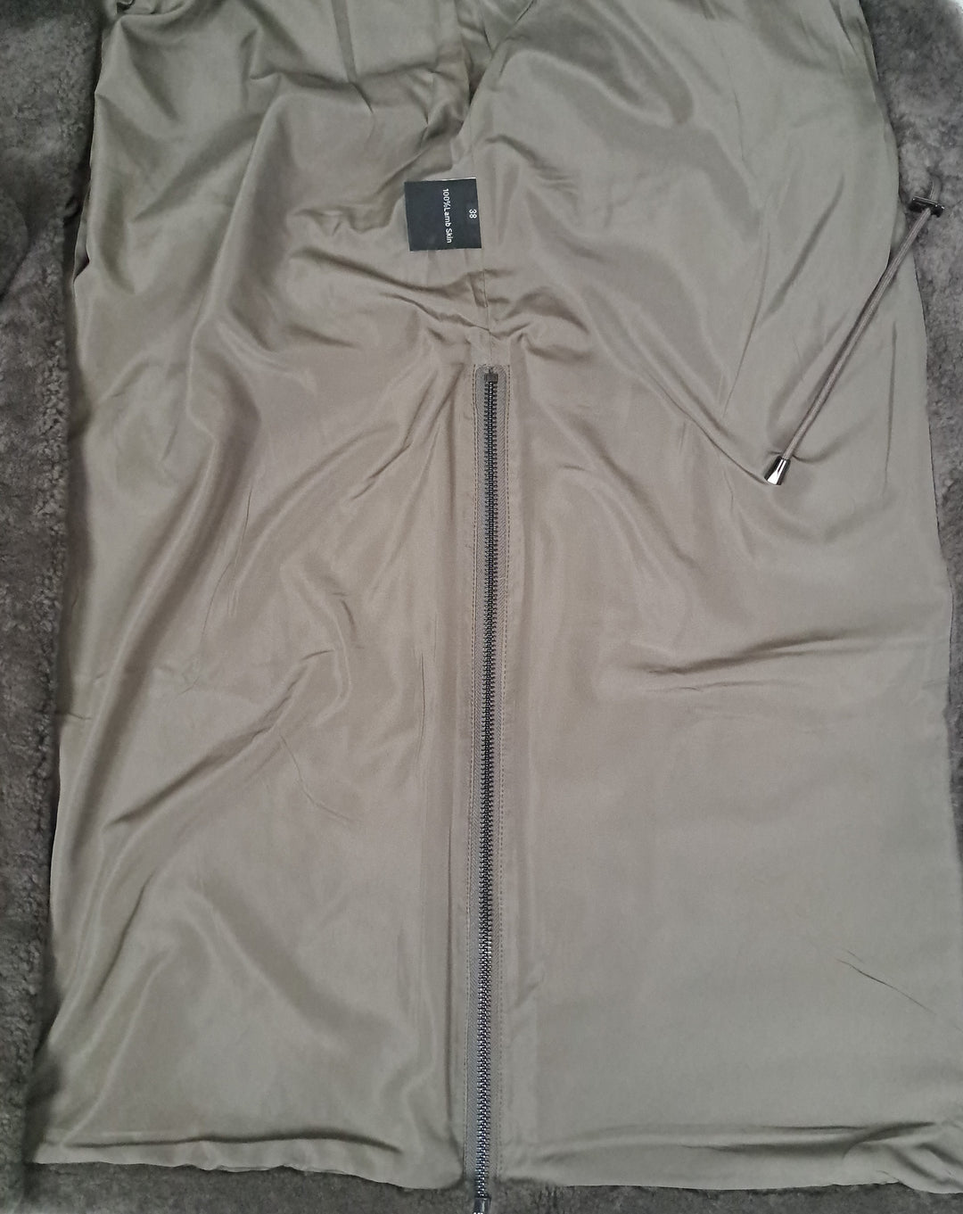Filuka, 100 cm. - Krage - Krøllete lam - Dame - Taupe