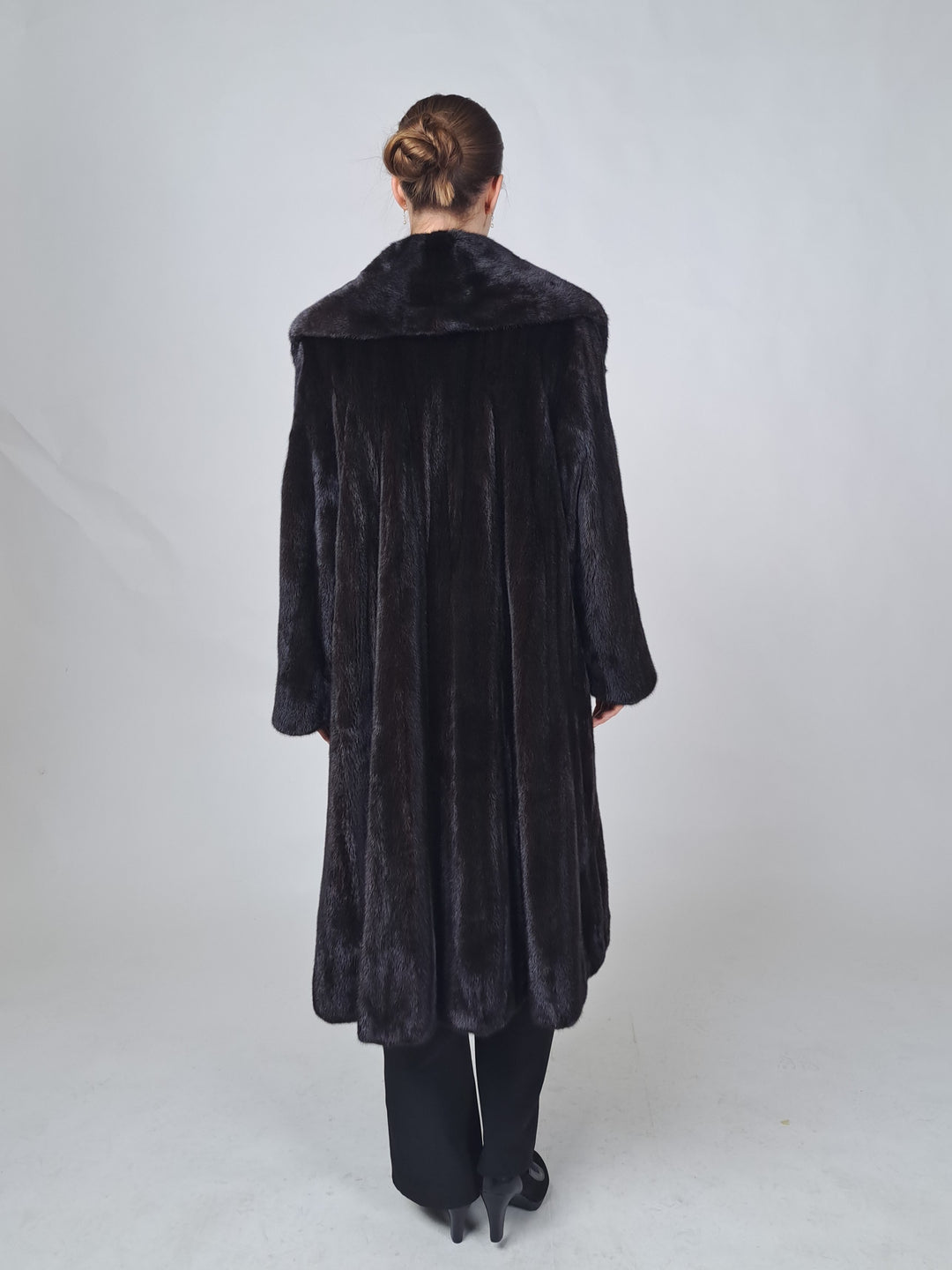 Alina, 110 cm. - Mink Let Out - Kvinder - Sort