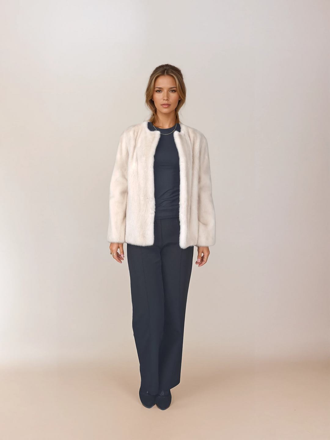 Chanel, 60 cm. - Visón - Mujer - Perla