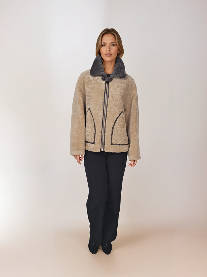 Illulu, 63 cm. - Halsbånd - Krøllet lam - Kvinder - Light Camel & Taupe
