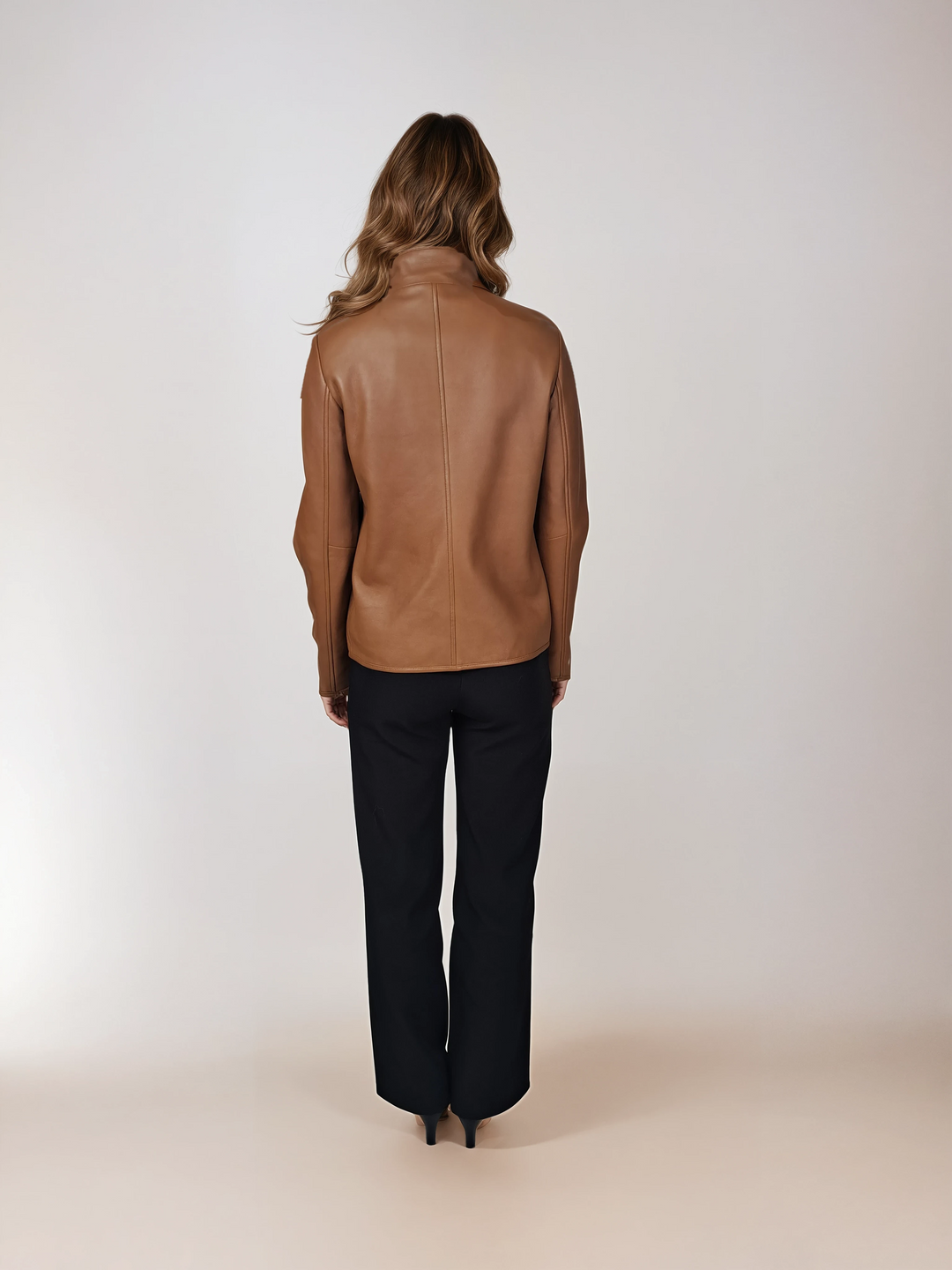 Ilina, 61 cm. - Lams Dior-leer - Dames - Karamel