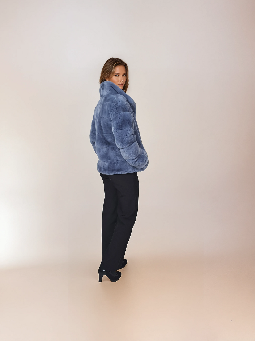 Petrovski, 60 cm. - Krage - Rex - Dame - Skye Blue