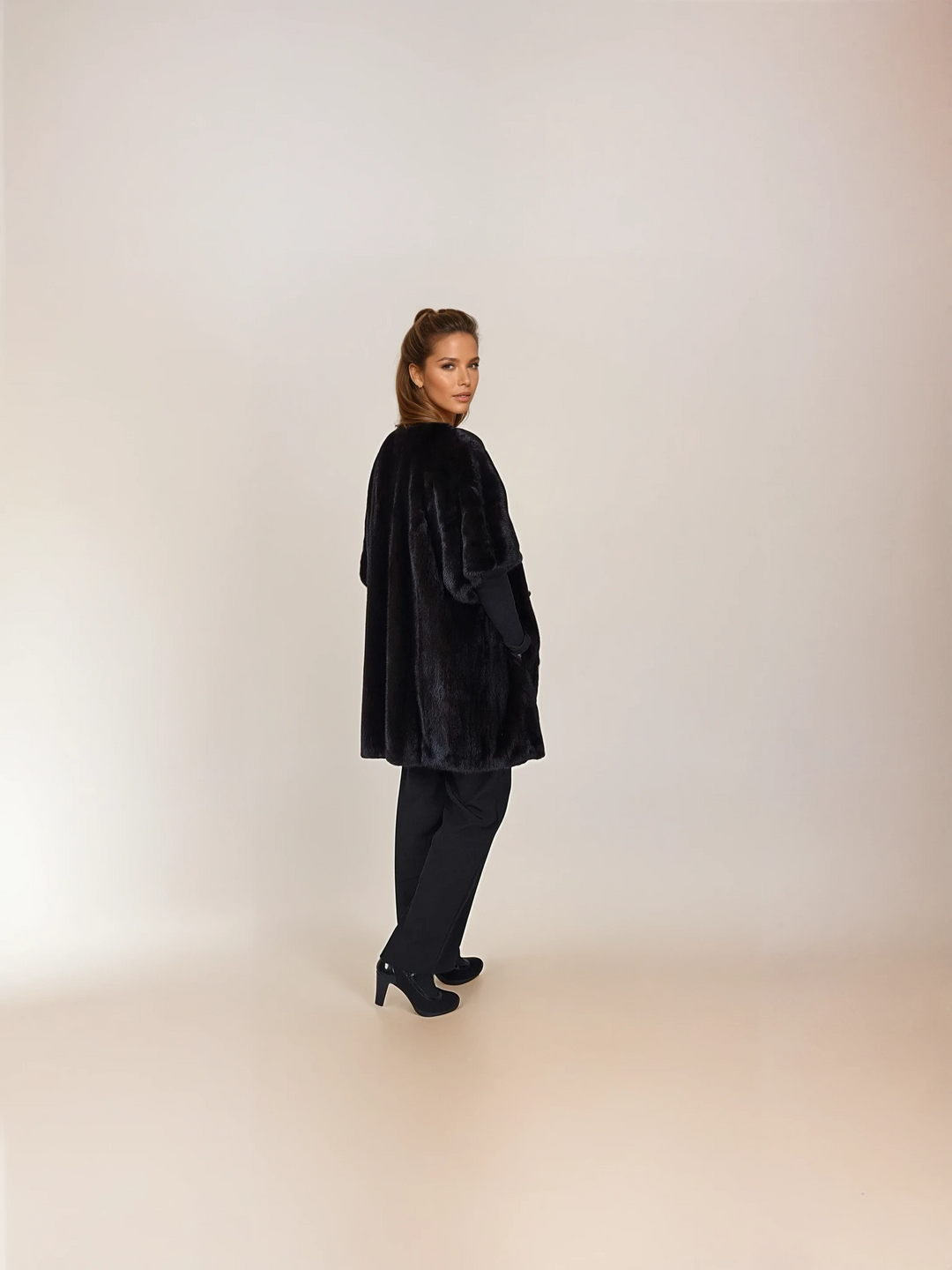 Kay, 80 cm. - Mink - Kvinder - Sort
