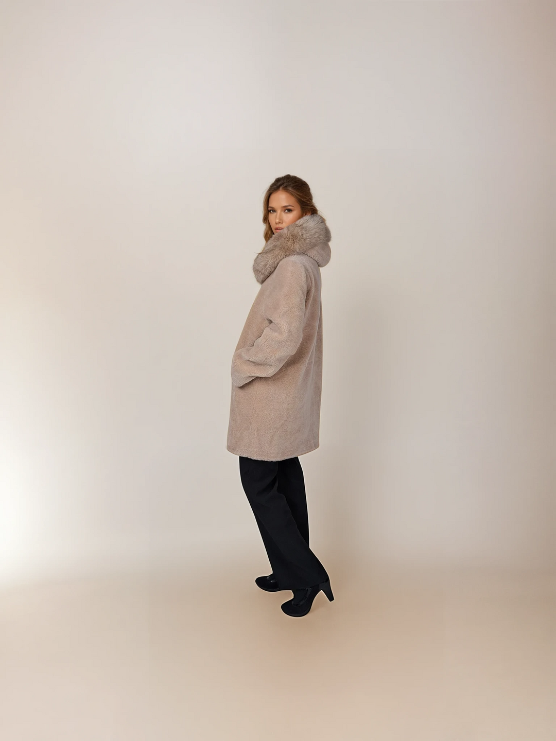 Ganix-A, 85 cm. - Capuchon - Luchtwol - Dames - Licht camel