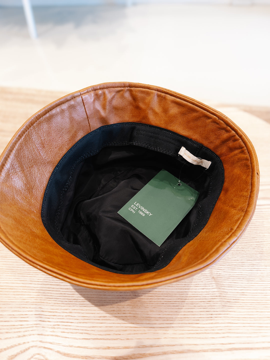 HL24C049 Læderhat - Læder - Tilbehør - Cognac