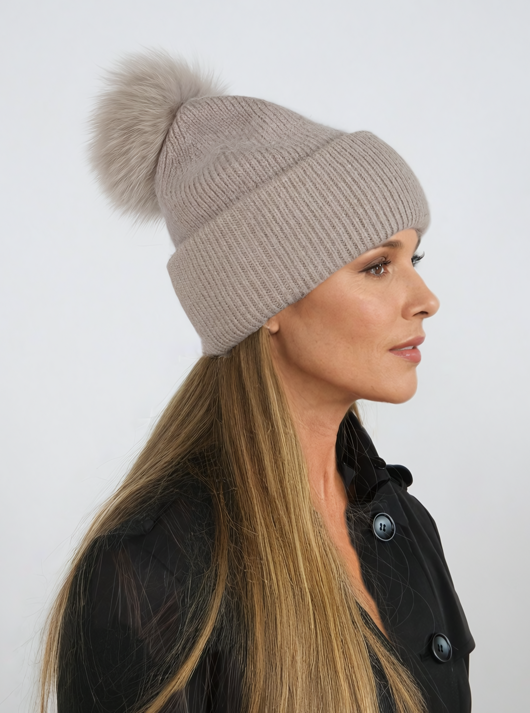 HL22C007 Gorro de lã angorá com pompom de pele Taupe