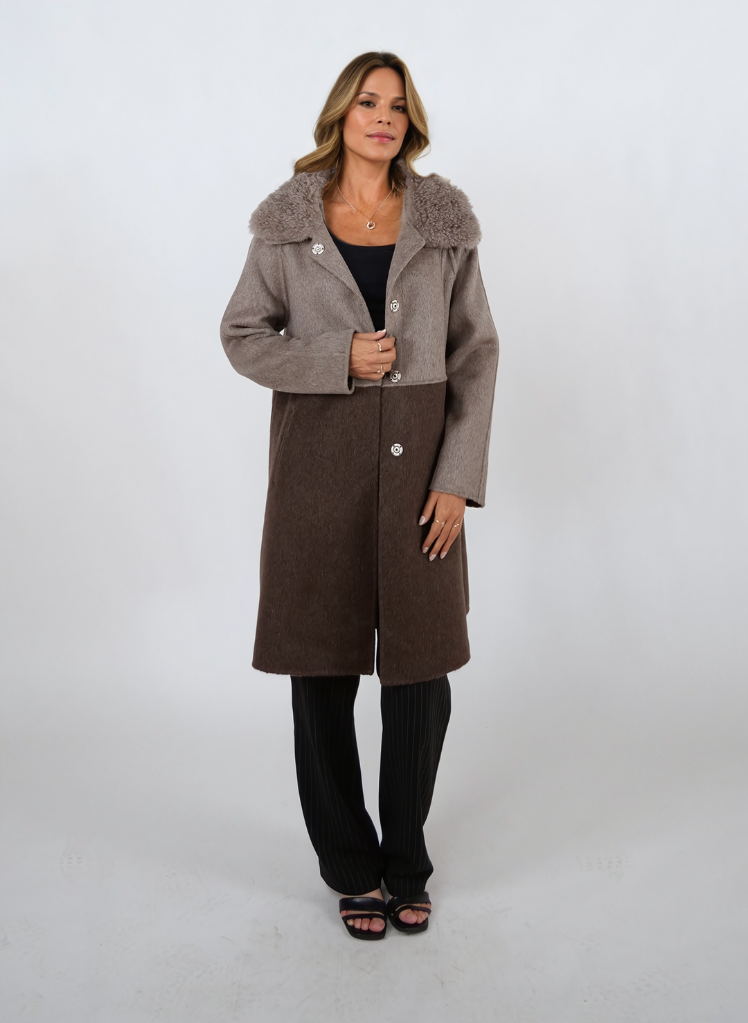 Italia, 95 cm. - Krage - 100 % ull - Dame - Taupe & Dark Brown