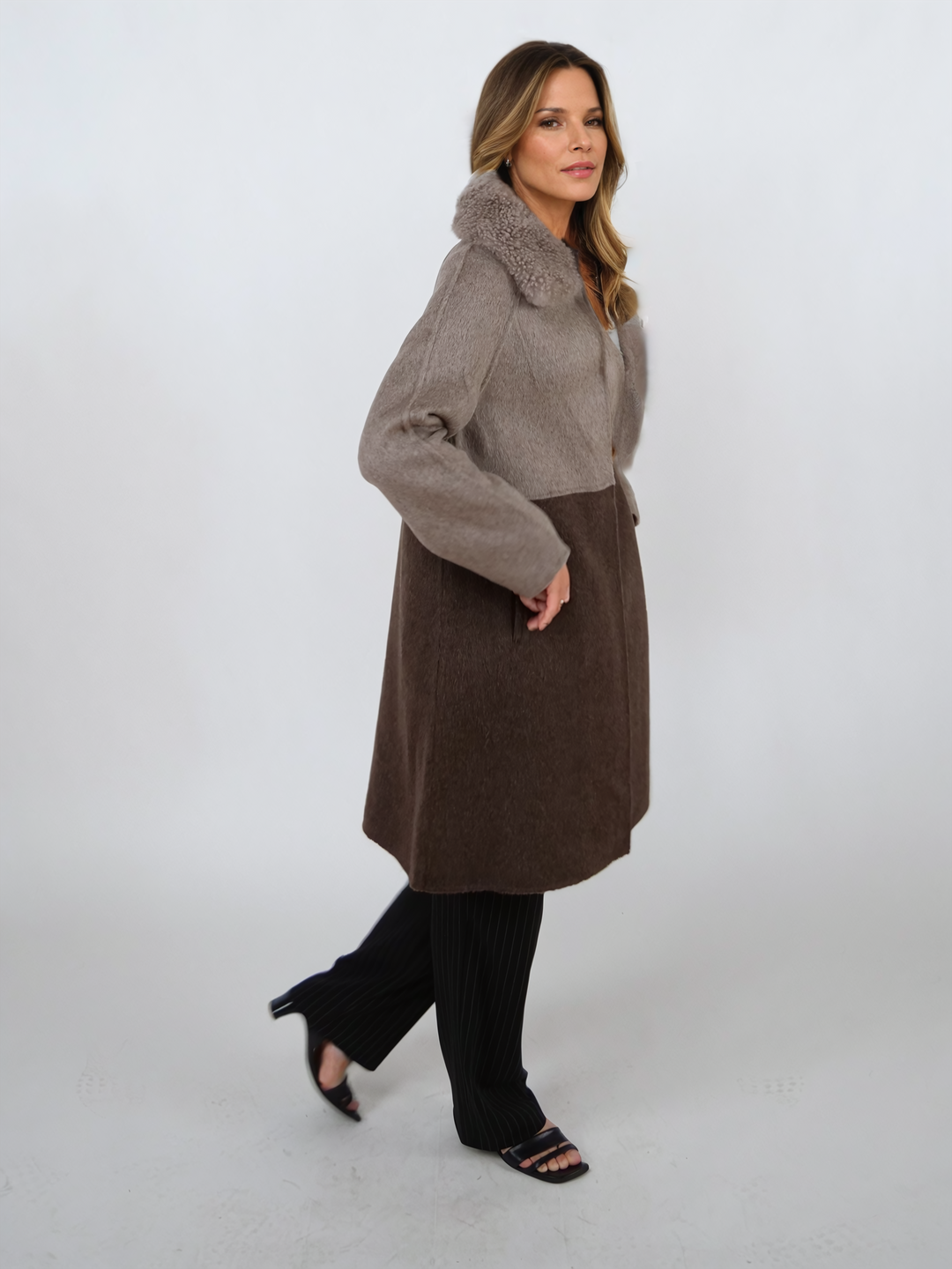 Italia, 95 cm. - Krage - 100 % ull - Dame - Taupe & Dark Brown