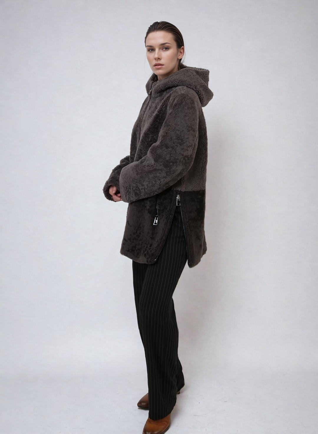 Helena, 75 cm. - Capuchon - Curly Lamb - Dames - Taupe en koffie