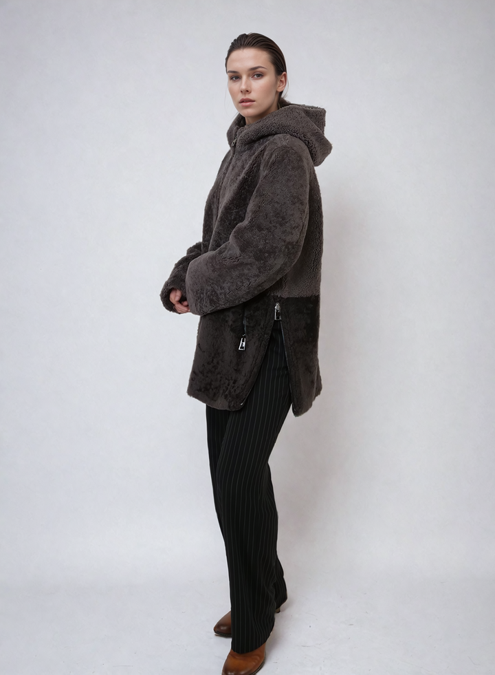 Helena, 75 cm. - Capuchon - Curly Lamb - Dames - Taupe en koffie
