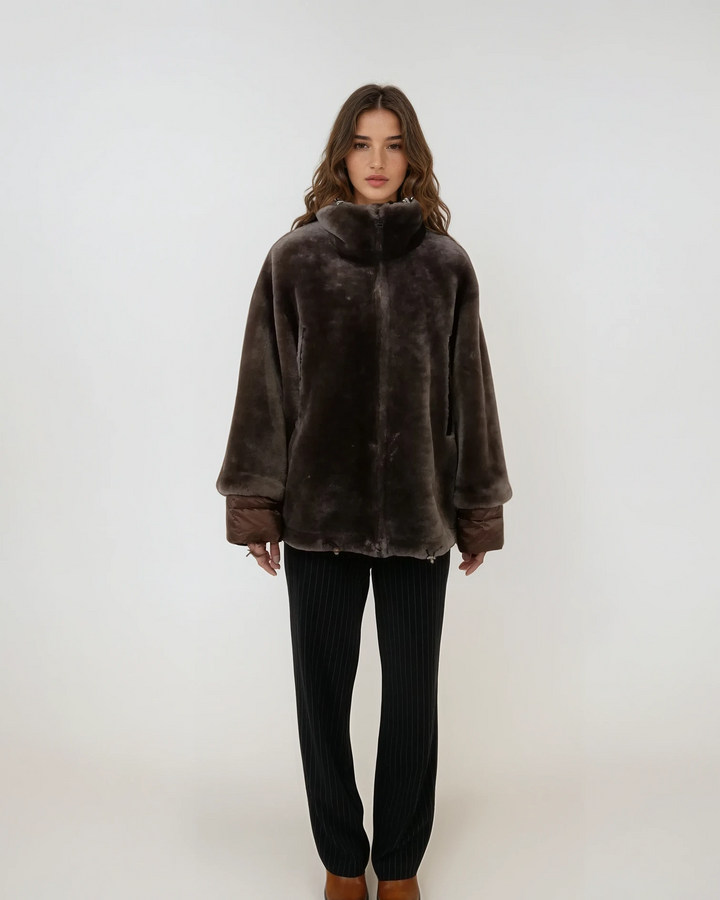 Idaan, 69 cm. - Capuchon - Lamssteil haar - Dames - Bruin