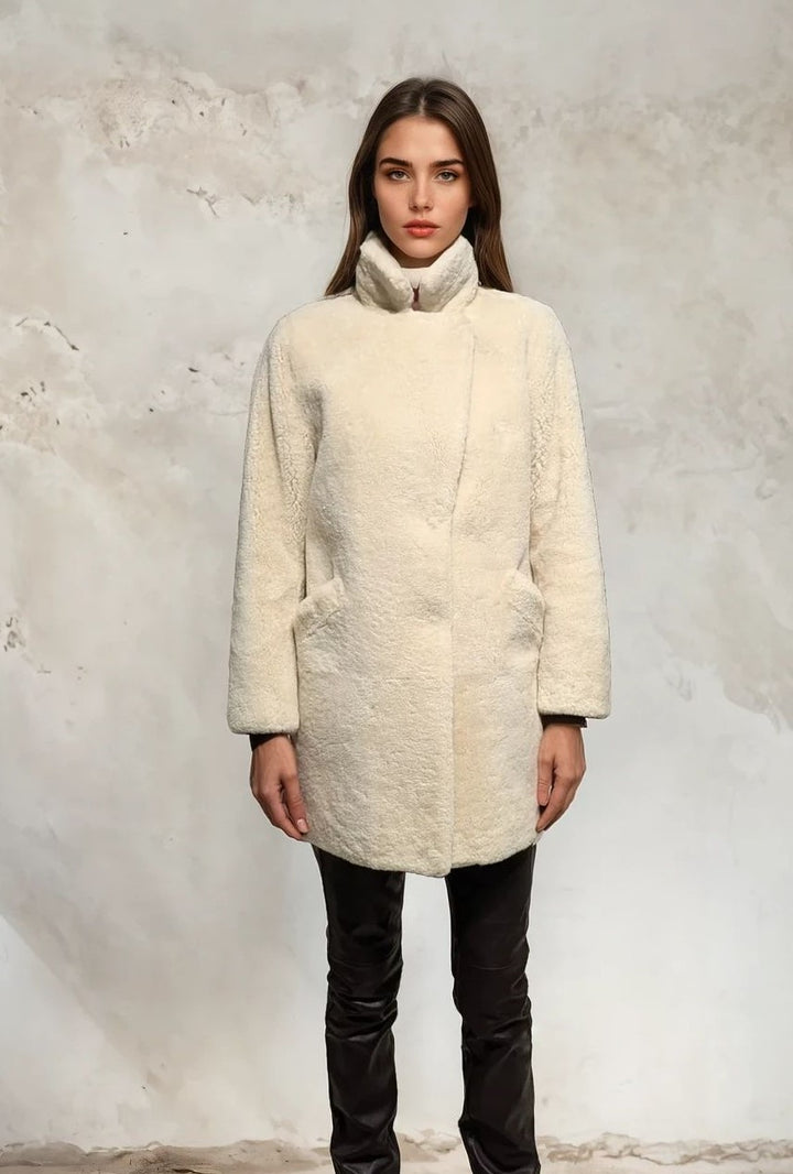 april, 85 cm. - Krave - Krøllet lam - Damer - Beige