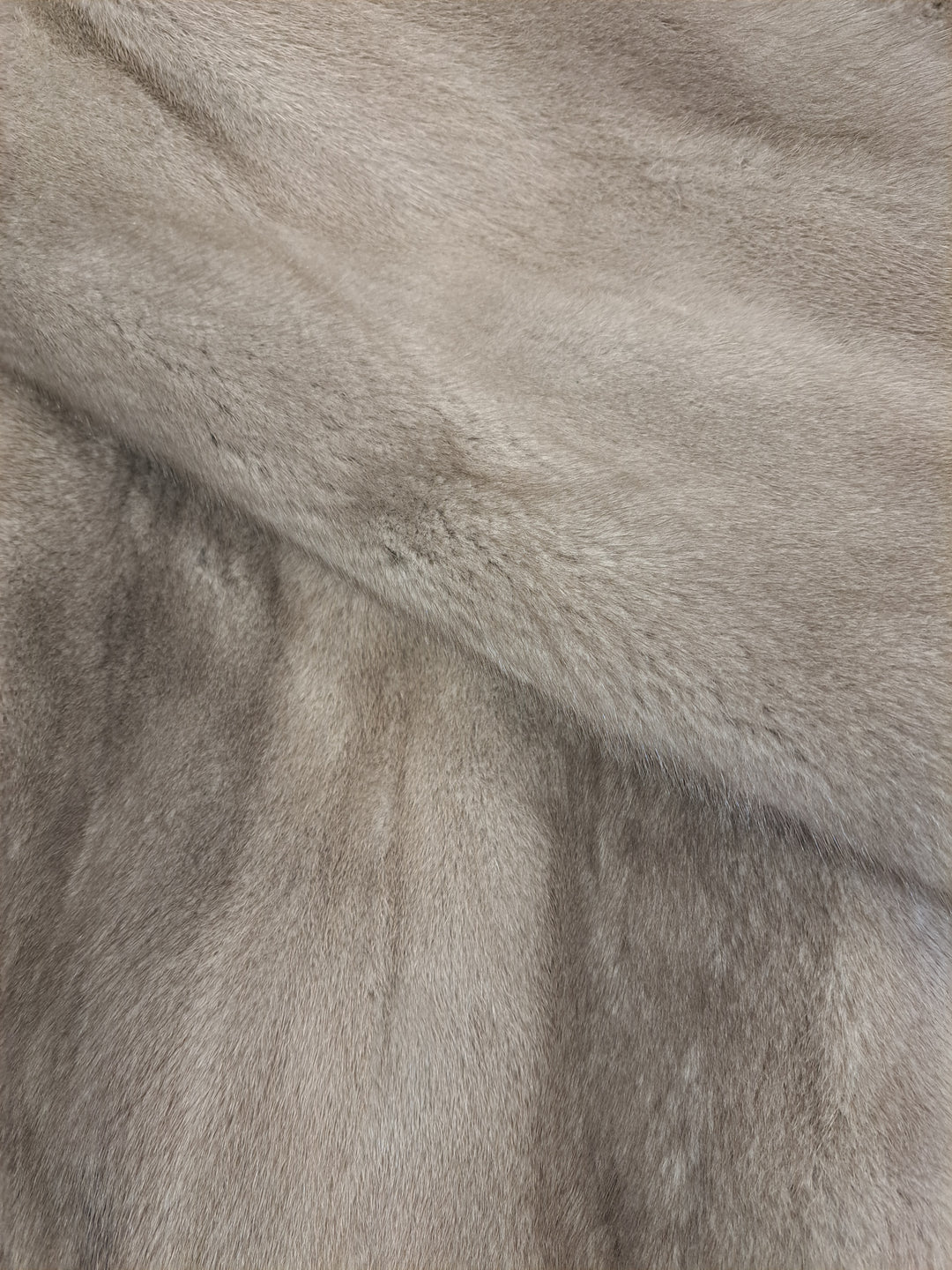 Irene, 65 cm. - Krave - Mink - Damer - Sølvblå