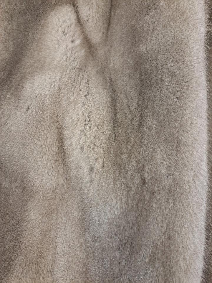 Irene, 65 cm. - Krave - Mink - Damer - Sølvblå