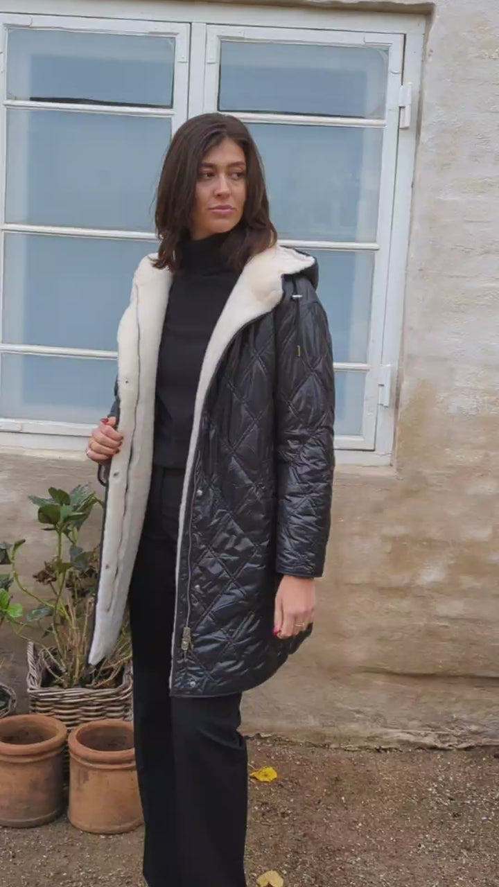 Gernsey, 90 cm. - Hætte - Lammejakke Lige hår - Damer - Hvid