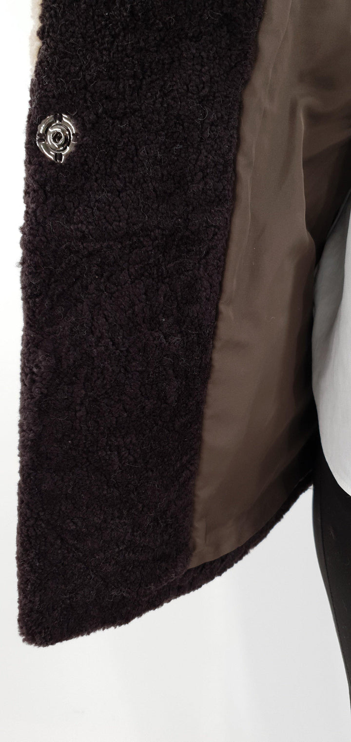 Dakota, 75 cm. - Hætte - Krøllet lam - Damer - Beige, Maple Beige & Mørkebrun - Krøllet lam - Damer - Dakota, 75 cm. - Hætte - Krøllet lam - Kvinder - Beige, Maple Beige & Dark Brown - Stampe Pels