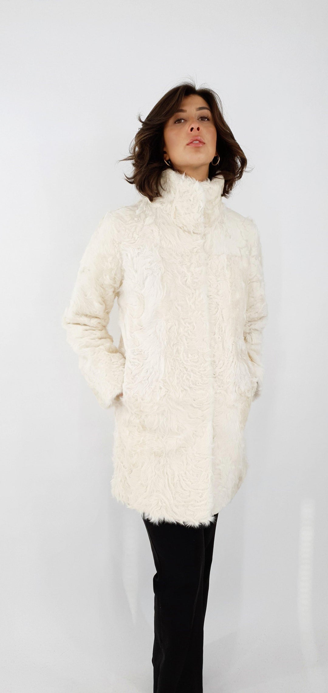 Dom, 85 cm. - Kraag - Zijden Lam - Dames - Parelbeige - Tianjin Lam - Dames - Domme, 85 cm. - Kraag - Zijde Lam - Dames - Parelbeige - Stampe Pels