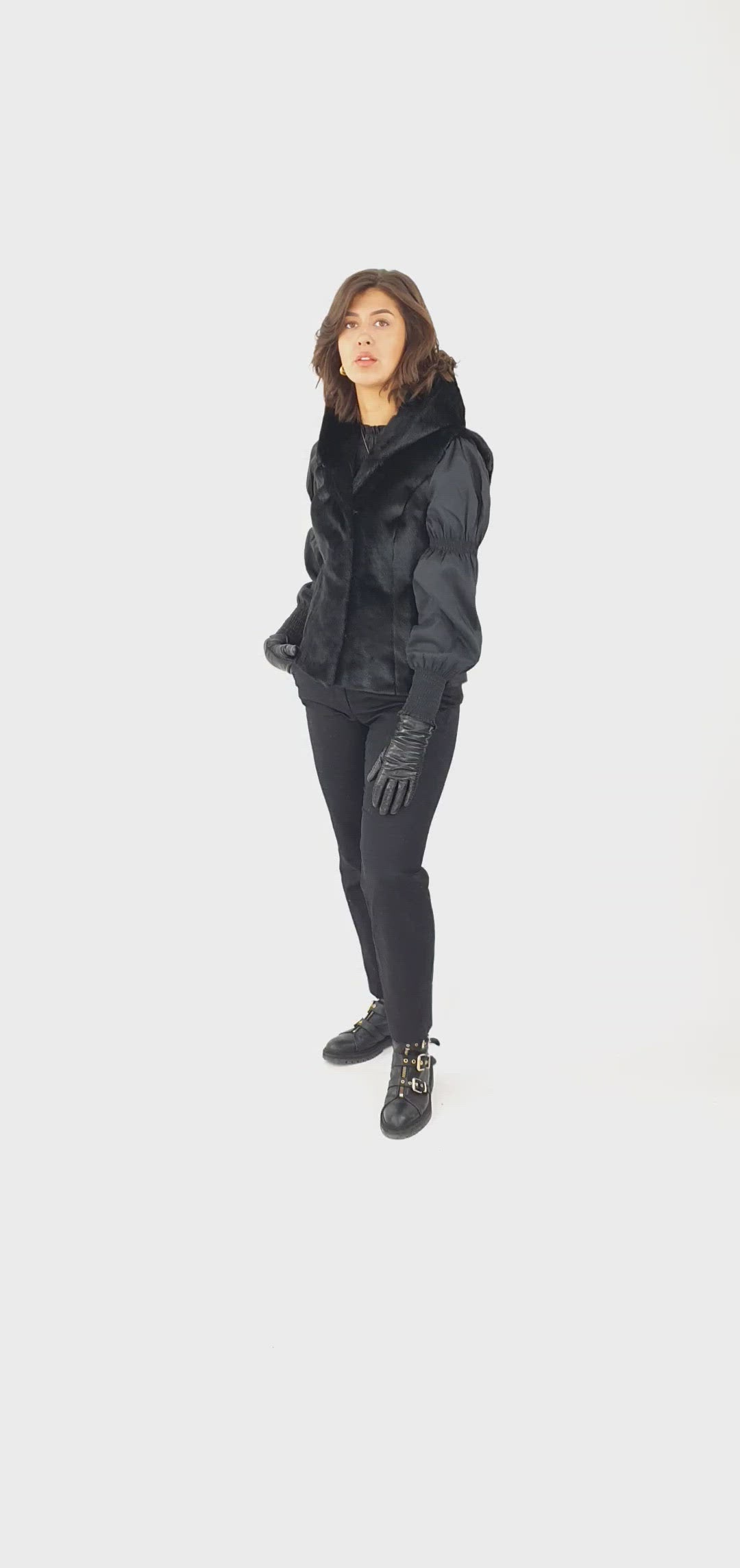 Dorte West, 61 cm. - Hette - Ringsegl (Rings��l) - Dame - Svart / S��l Skinds Pels - Levinsky – Kvinde