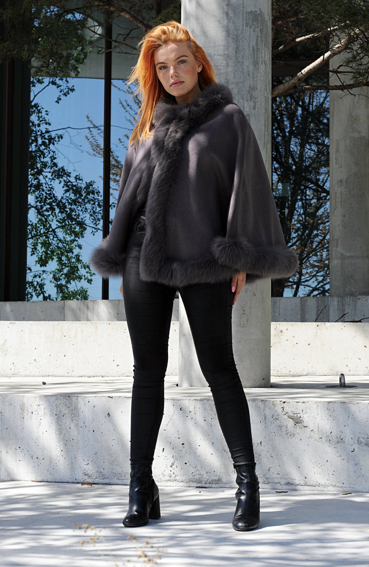 Chadron Cape, 65 cm. - Tyndere Double Face Wool - Grå / Sjal | STAMPE PELS