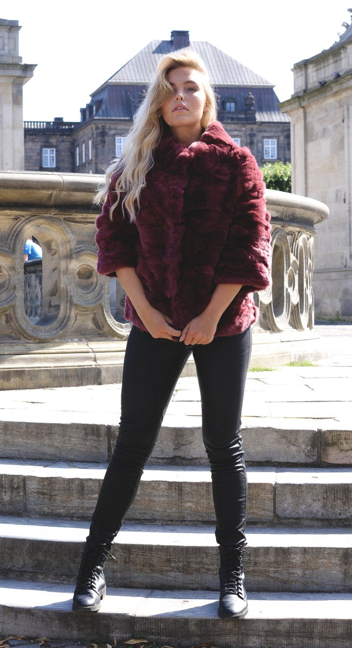 FM 1053, 55 cm. - Rex Retail - Kvinder - Plum / Rex Kanin Pels - Levinsky - Kvinde | STAMPE PELS