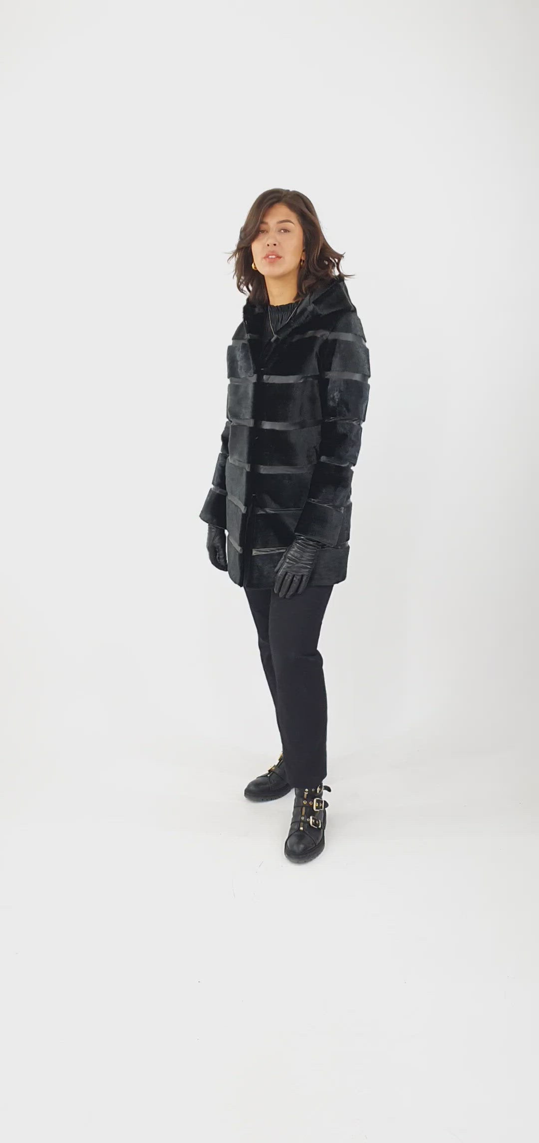 Petrovski, 85 cm. - Hætte - Silke Seal - Damer - Sort